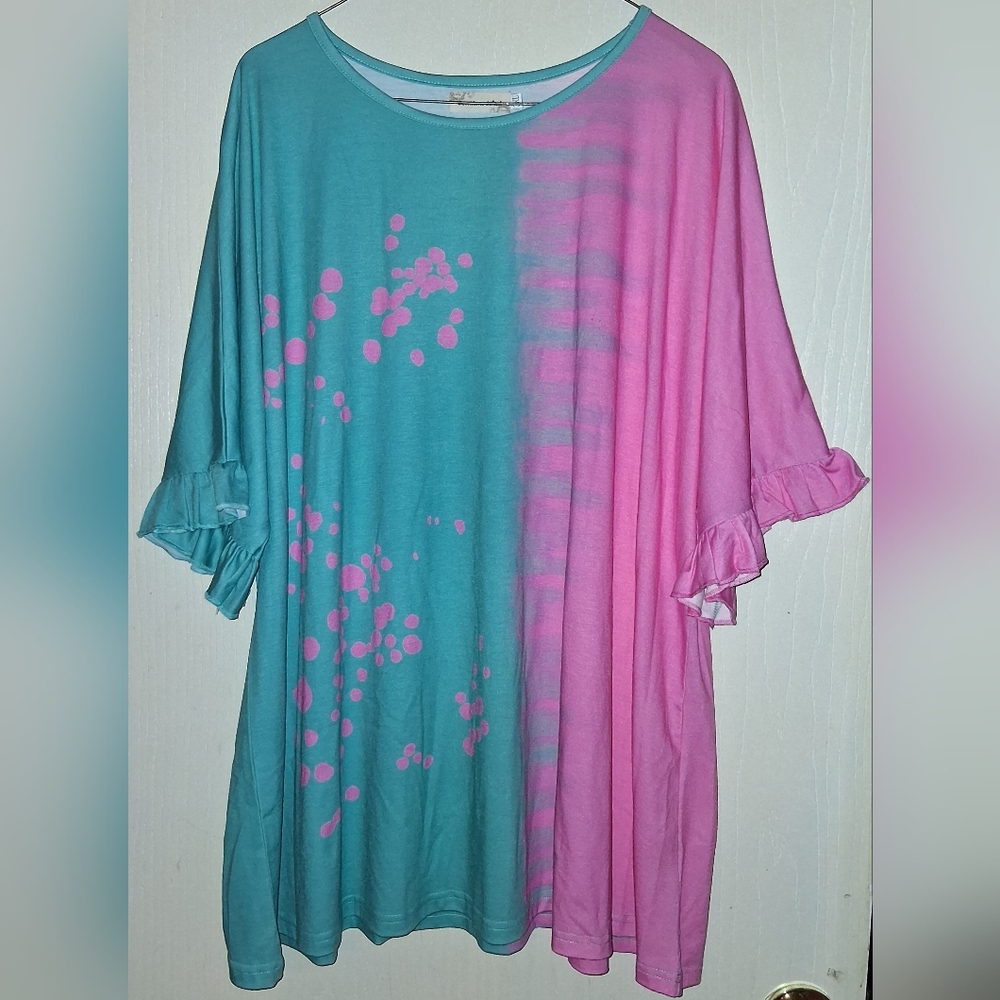 Vibrant Teal and Pink Short Sleeve Top